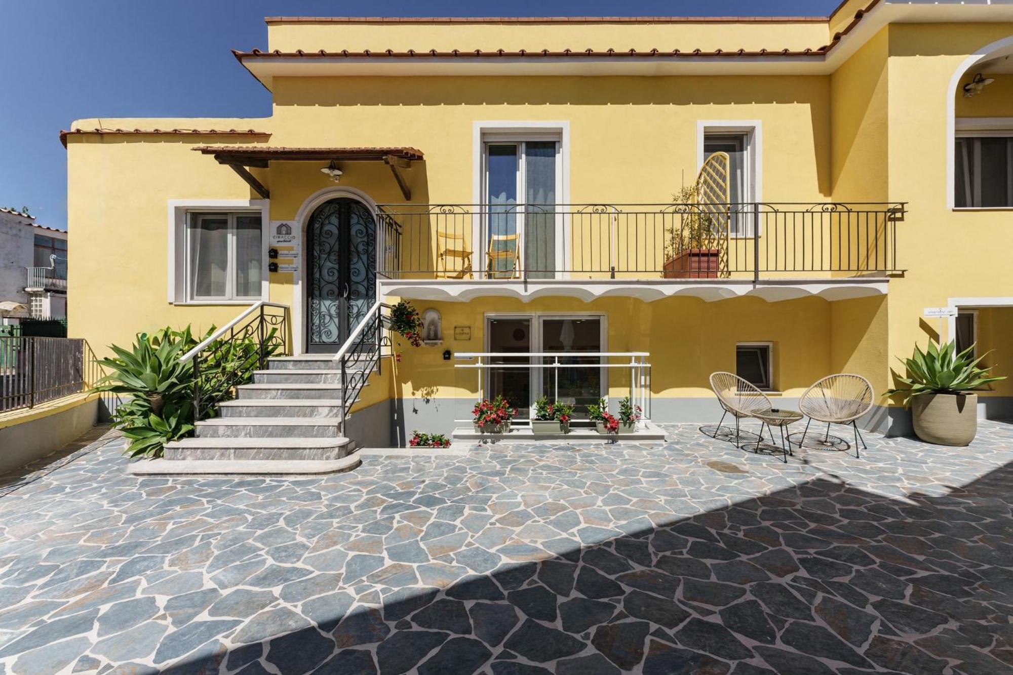 Ciraccio Apartments Procida Eksteriør billede